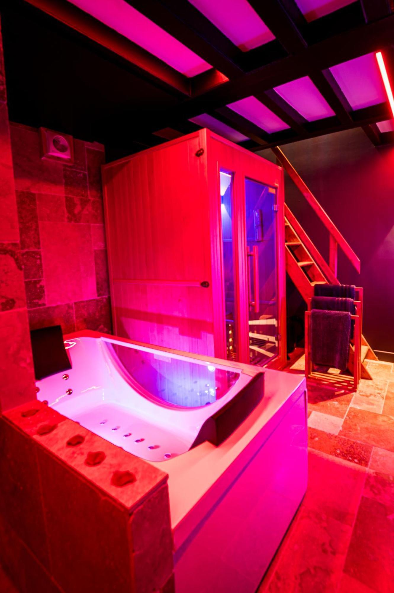 Loveroom Sauna, Balneo, Parking Prive Dans Le Centre De องเฟลอร์ ห้อง รูปภาพ