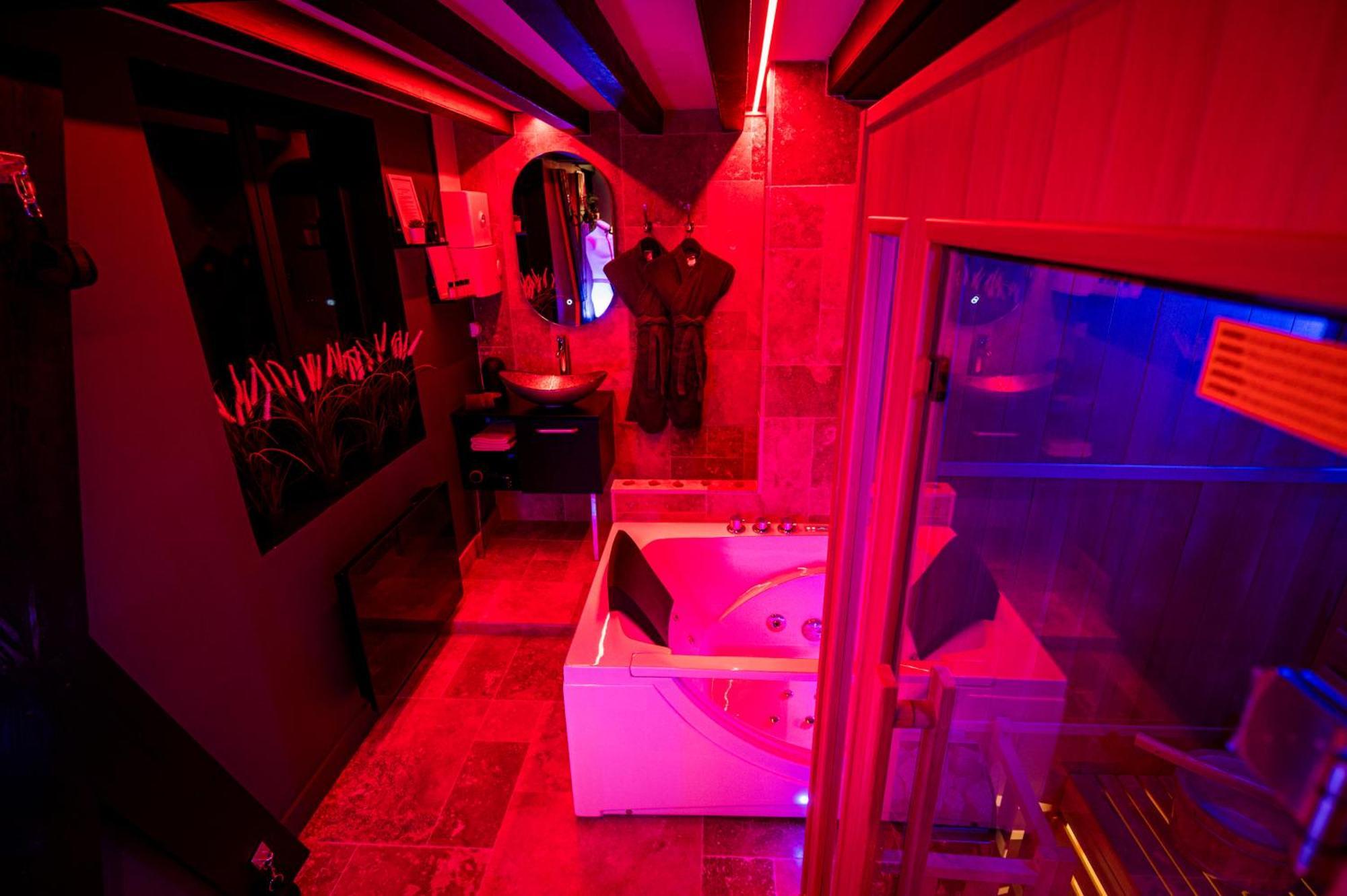 Loveroom Sauna, Balneo, Parking Prive Dans Le Centre De องเฟลอร์ ห้อง รูปภาพ