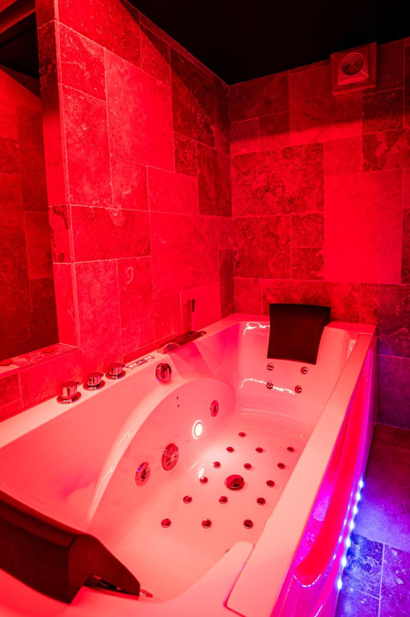 Loveroom Sauna, Balneo, Parking Prive Dans Le Centre De องเฟลอร์ ห้อง รูปภาพ