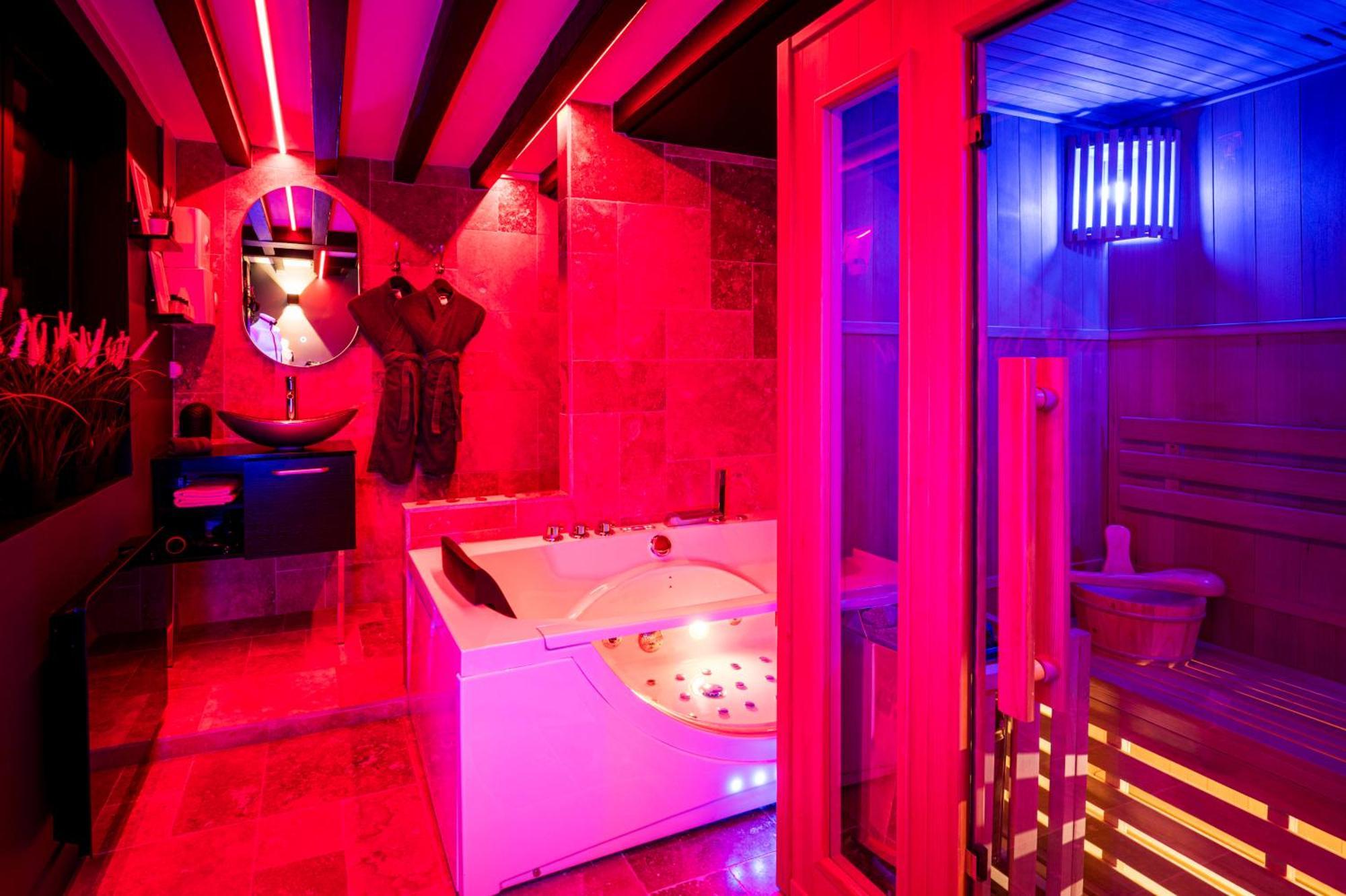 Loveroom Sauna, Balneo, Parking Prive Dans Le Centre De องเฟลอร์ ห้อง รูปภาพ
