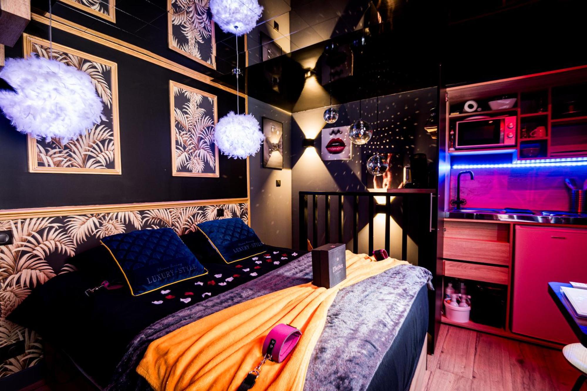 Loveroom Sauna, Balneo, Parking Prive Dans Le Centre De องเฟลอร์ ห้อง รูปภาพ